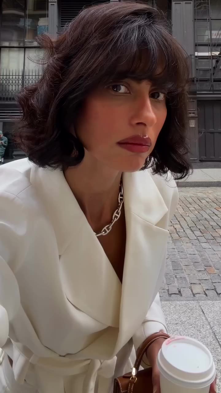 Caught @veneti.a living her best early fall life.
