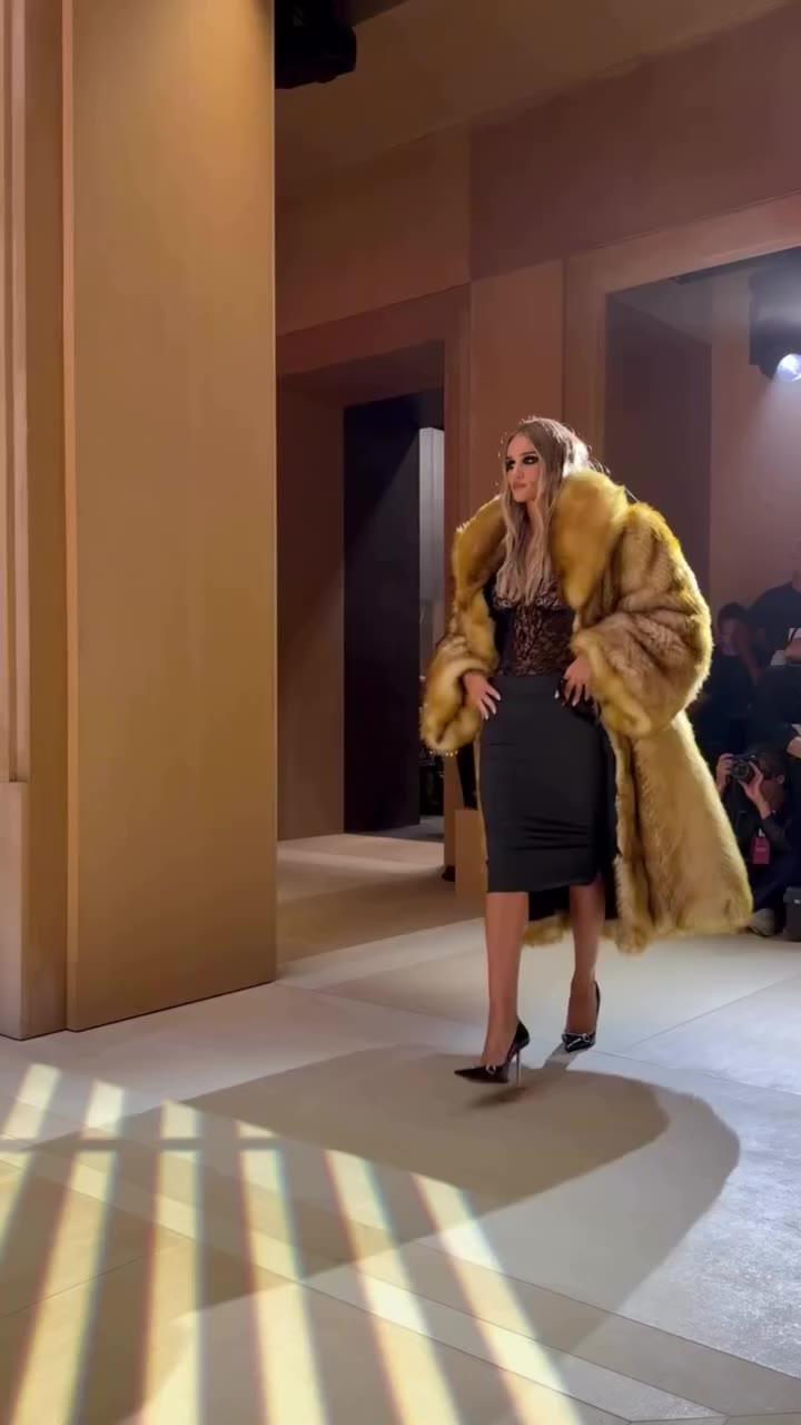 Milano Moda Haftası kapsamında #Gucci 2027 İlkbahar/Yaz defilesi biraz önce…
