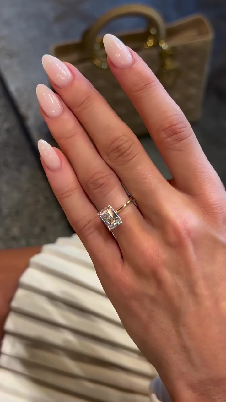 A 2-stone look, with two solitaires for versatility 🤝🏼 Stack our emerald +…