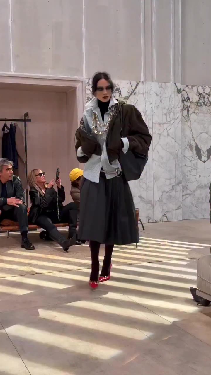 Alla ögon på @gucci visning som precis visades i Milano🔥 Demna har hämtat…