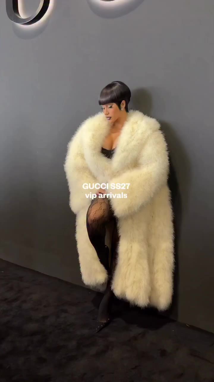 #Fashion: VIP arrivals at @gucci Spring/Summer 2027. — Videos: @styledumonde …