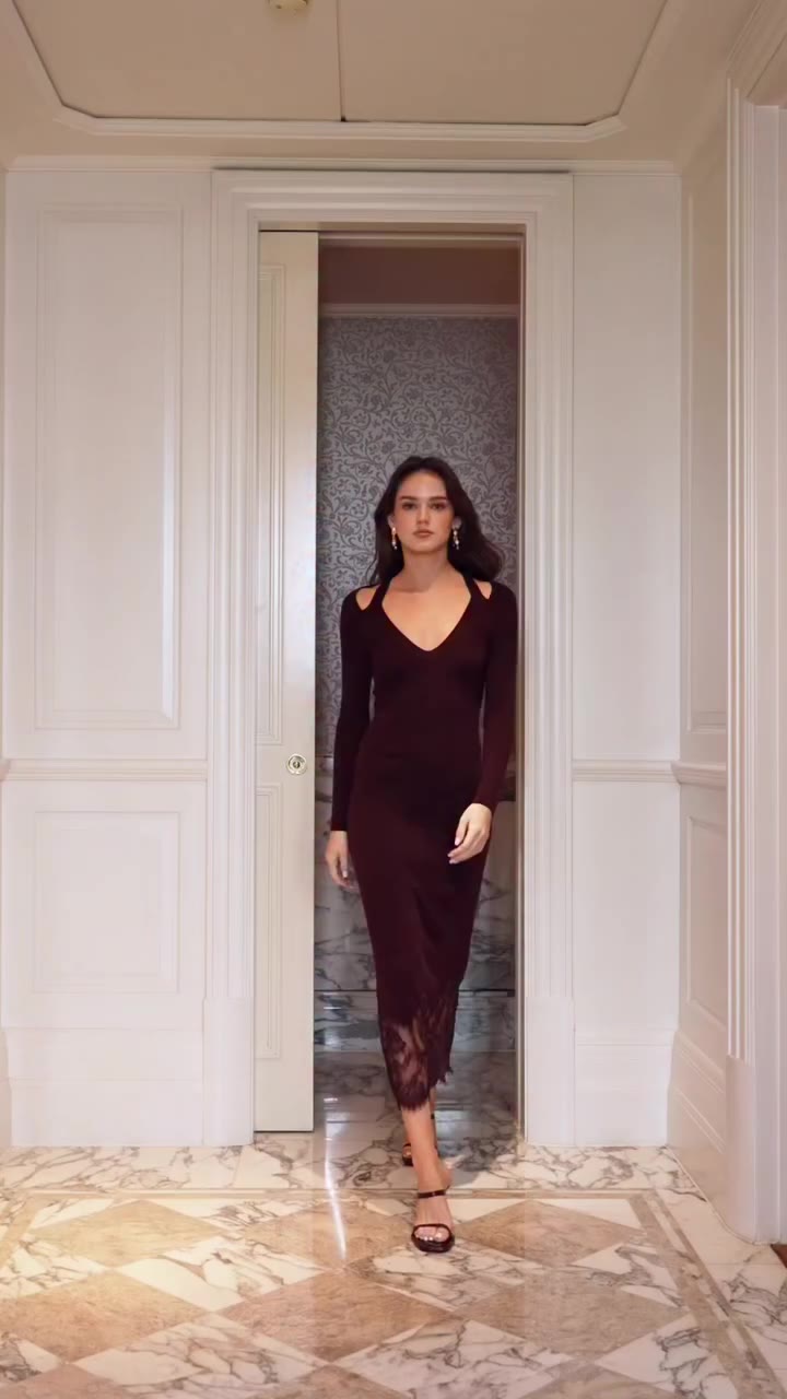 Burgundy midi, for fall 🍇