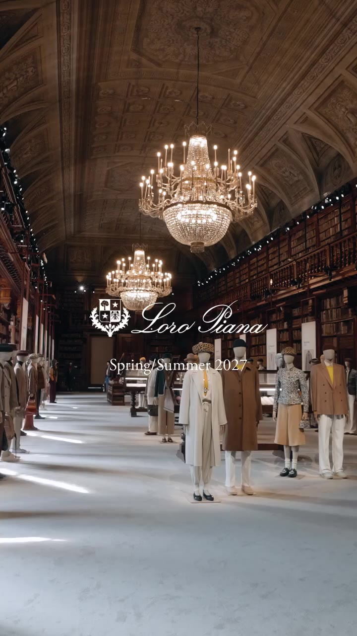 A pragmatic attitude towards dressing, captured within an immersive setting.⁣…