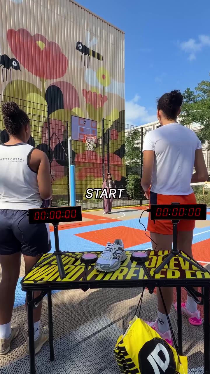 Basketball Challenge accepted ✅ Wie gaat de schoenen winnen? 👀
