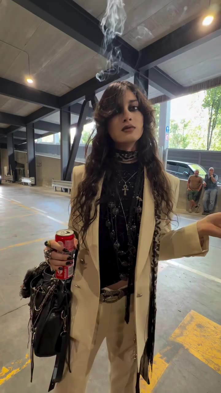 pumping outside after @gucci 🚬