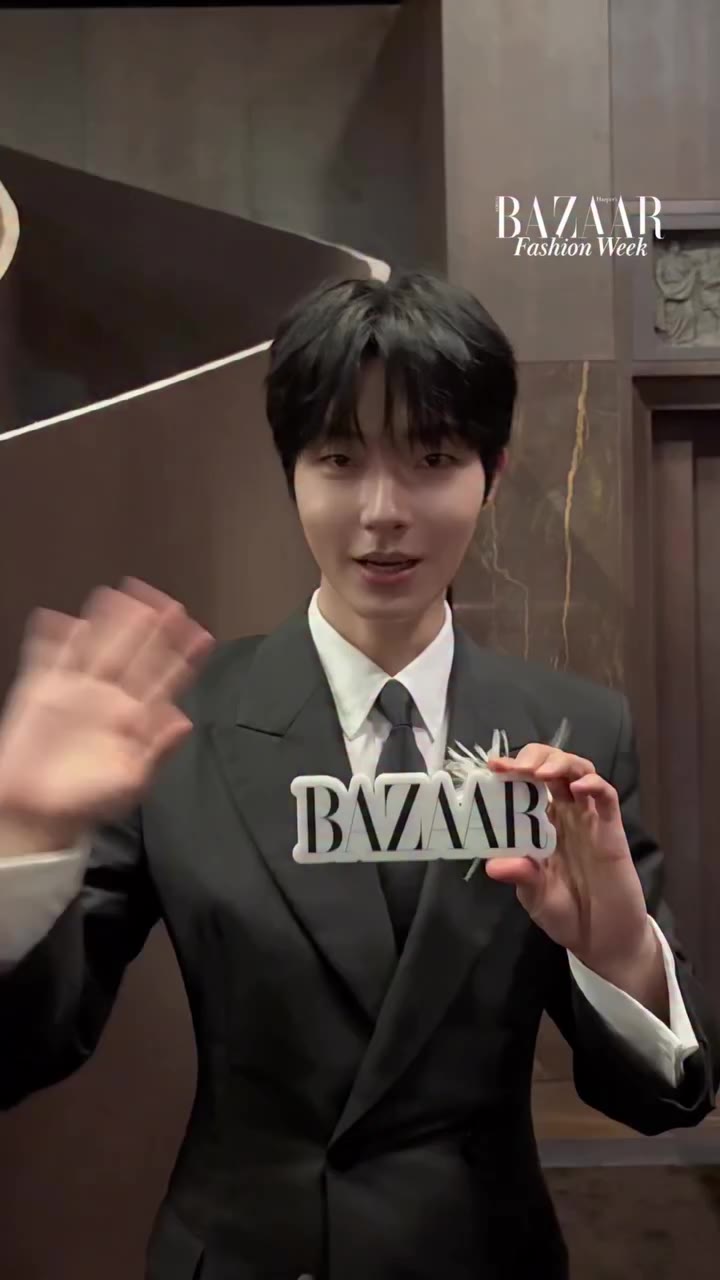 #B_MFW #GUCCI 구찌의 새로운 컬렉션을 마주한 배우 황인엽. 쇼에 참석한 그의 소감을 확인하세요! @gucci…