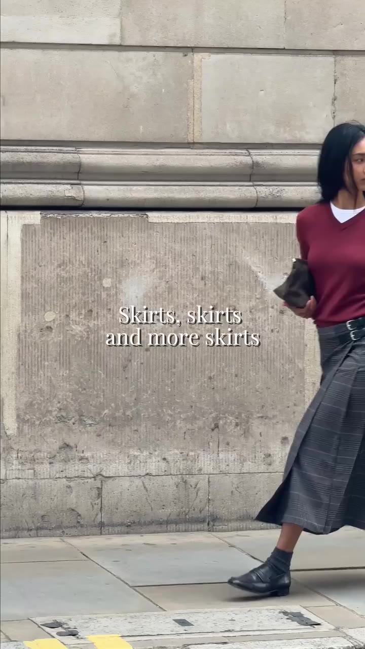 Officially skirt obsessed this autumn 🍂