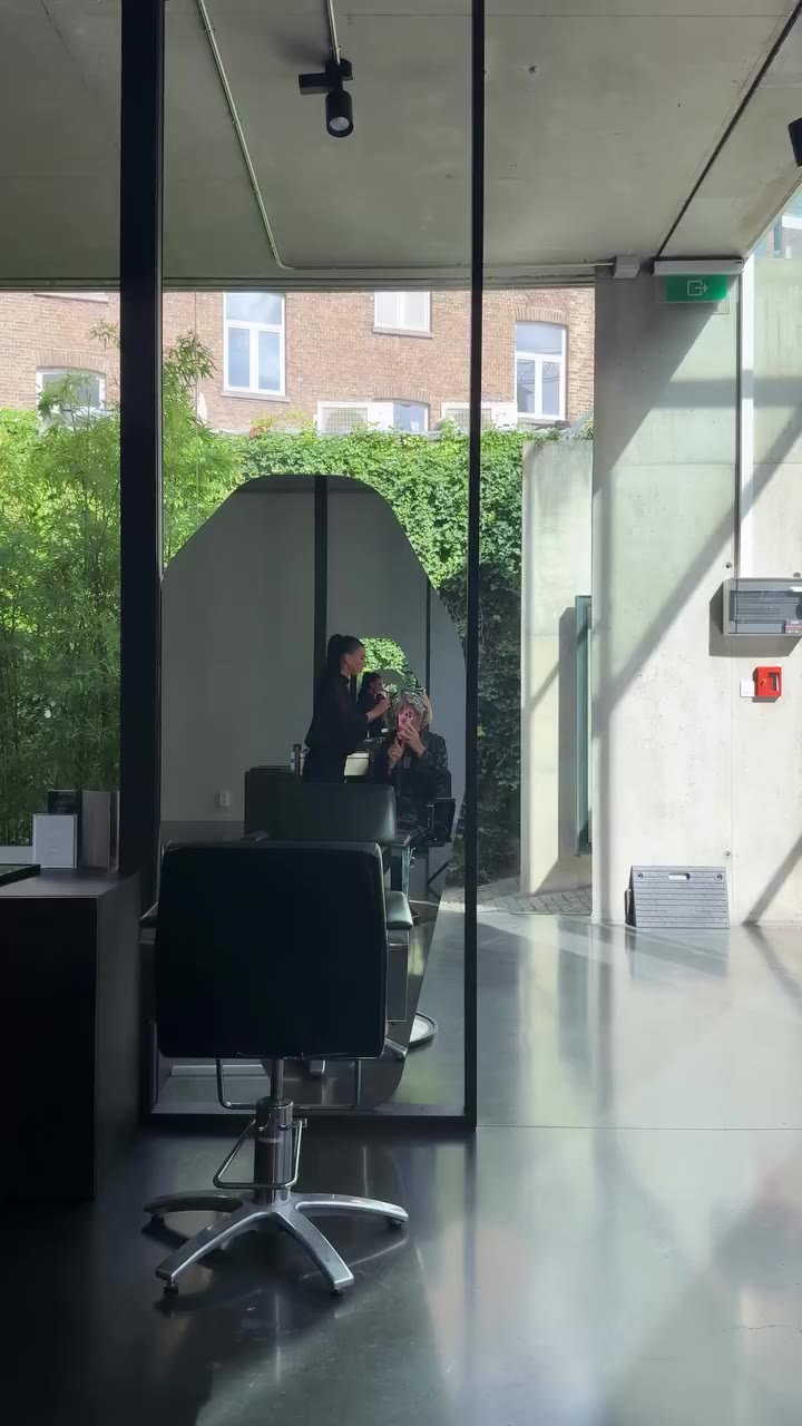 When the ‘Bob is bobbing’✂️! Time for a little hair refresh at Maison Bu in…