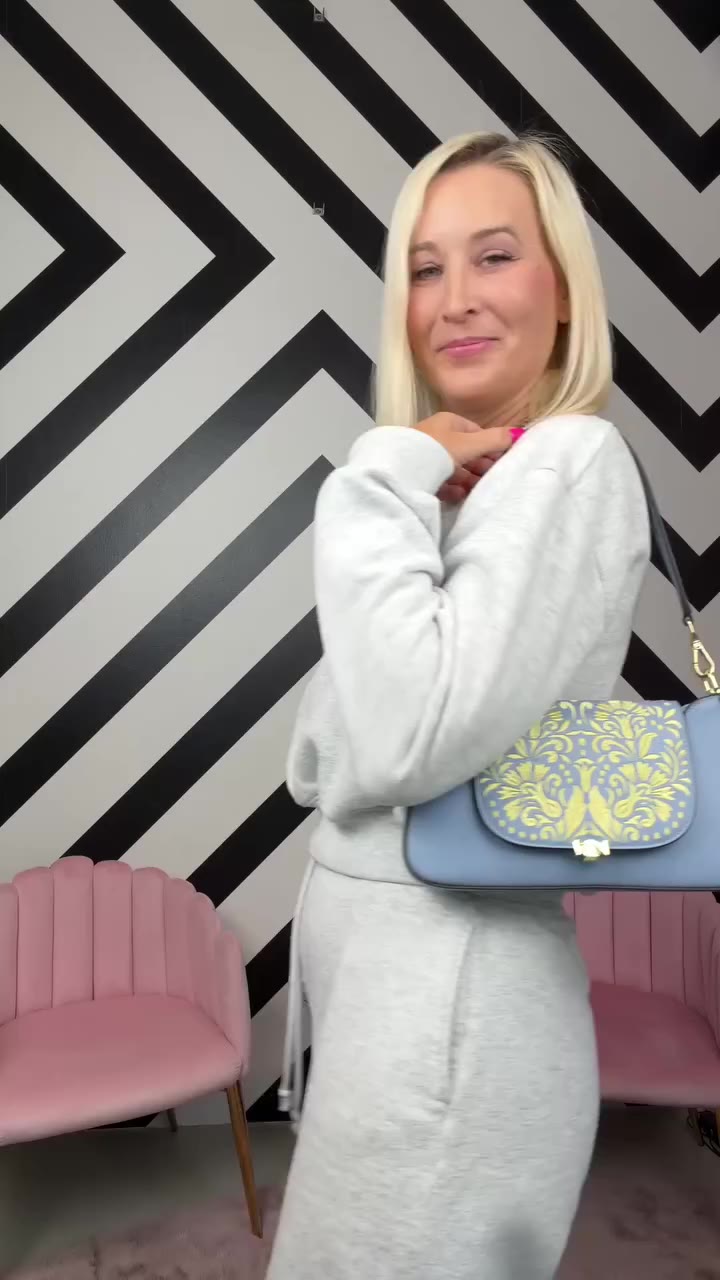 Kein Dirndl-Look ist komplett ohne eine ZOÉ LU, die eure Stimmung und…