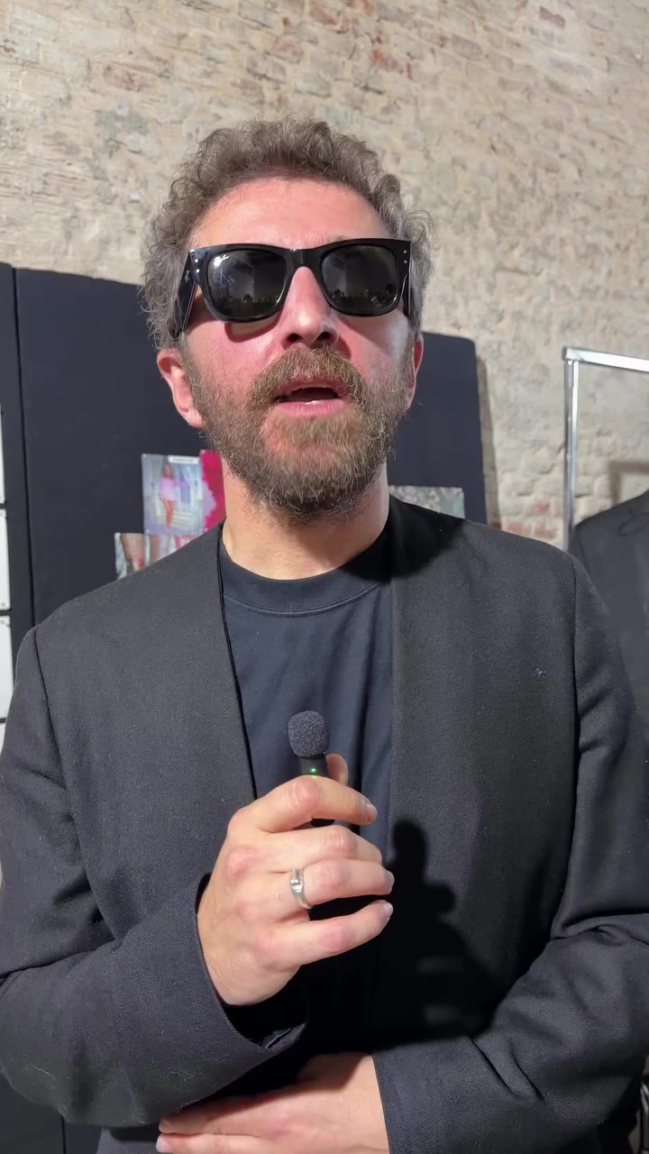 Abbiamo incontrato @davidkoma, Direttore Creativo di @blumarine, in occasione…