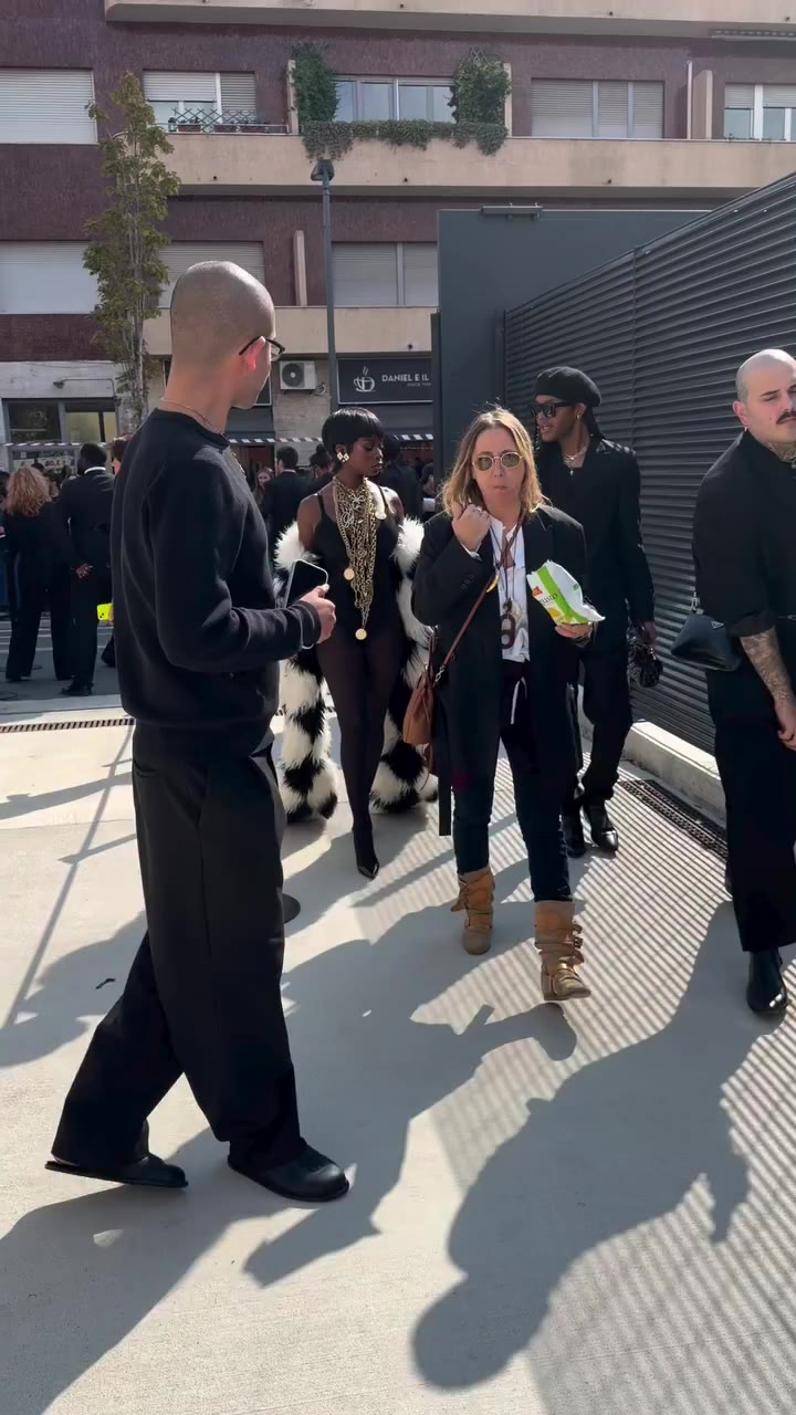 @olandria arriving at @blumarine
