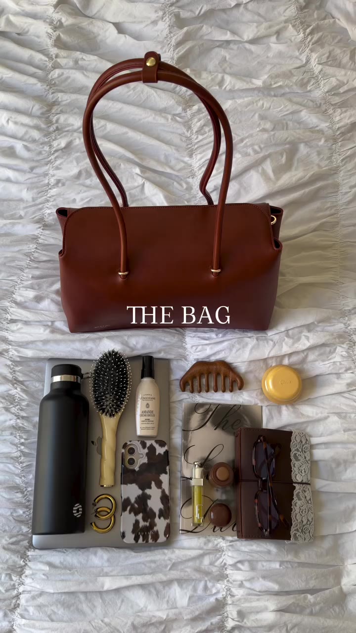 The BAG & the OUTFIT 🤎 #bag #minimalaesthetic #fashion #positivebag…