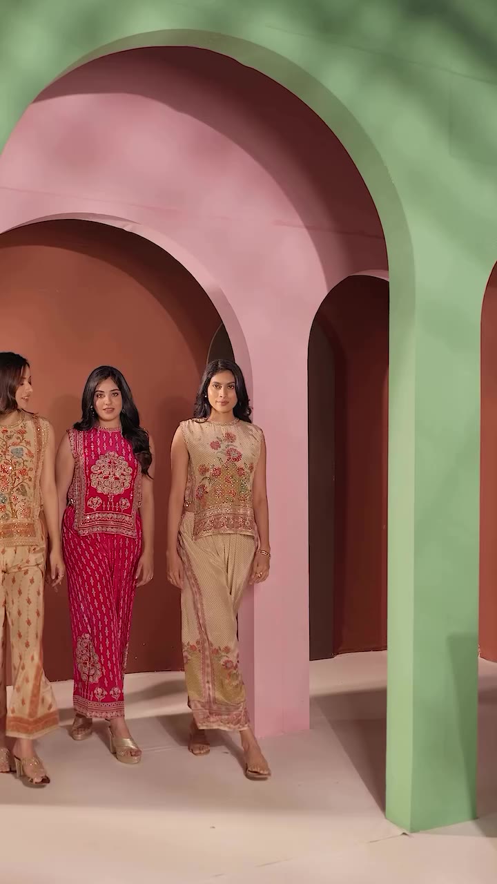 🌸✨ Three looks, one beautiful mood — festive fashion in full bloom! ✨ From…