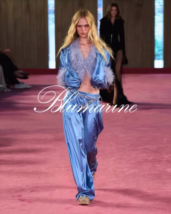 R I K K E N O R A ⭐️ TALENT @rikke.nora WALKING BLUMARINE @blumarine…