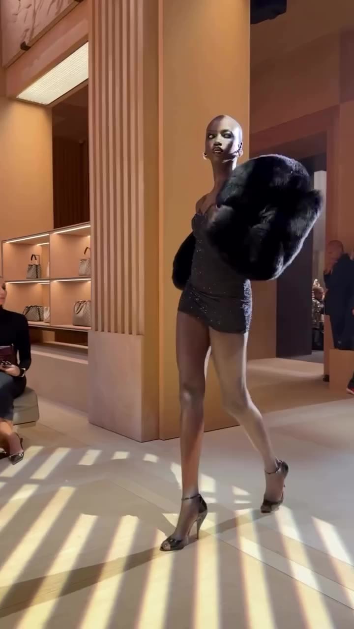 Retail therapy, @Demna-style. @Gucci veranderde de showlocatie in één…