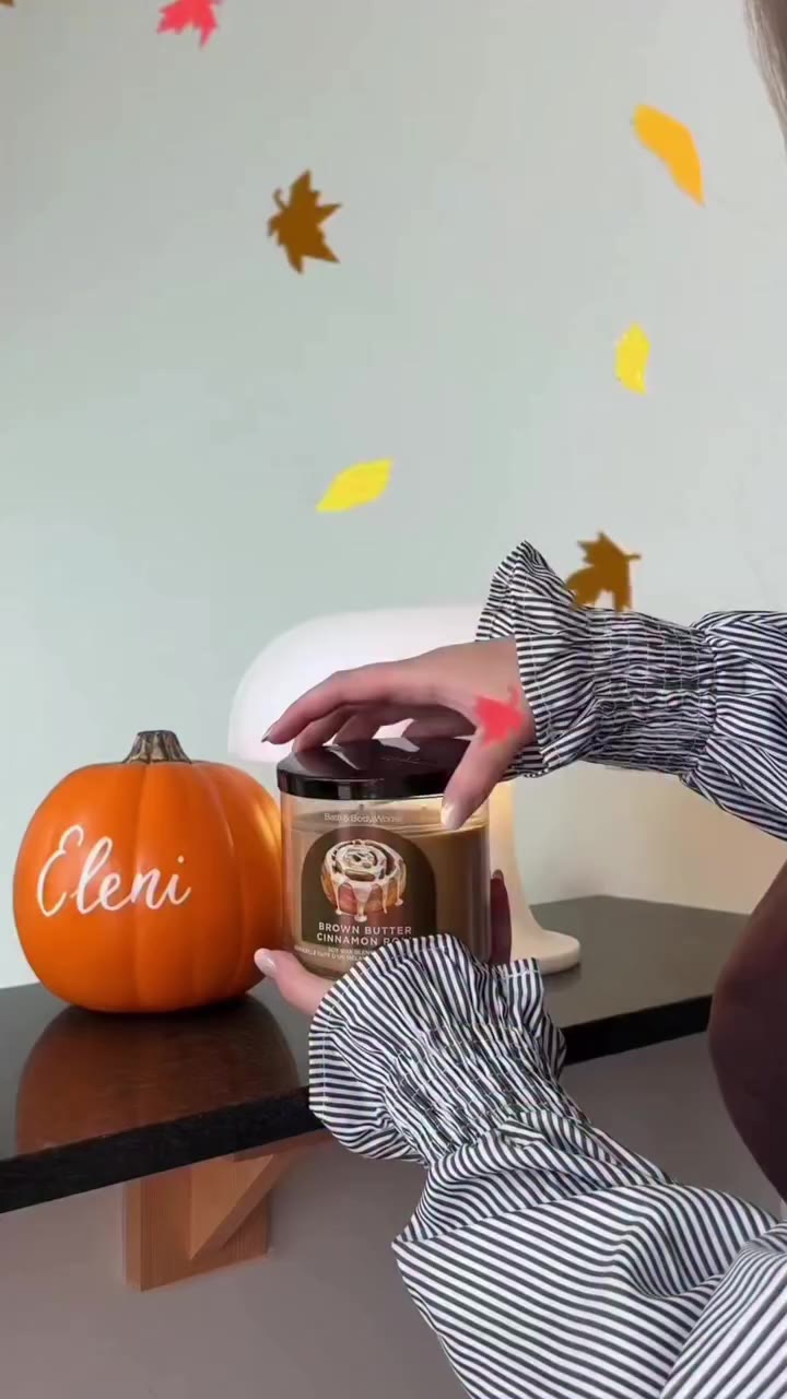 I want my apartment to feel like fall but I’m NOT ready to give up the pink…