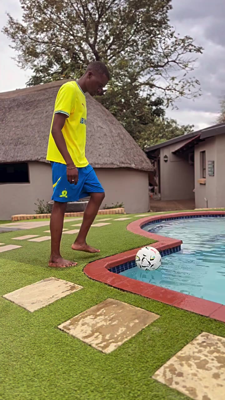 Tag your favourite player!!! #footballskills #pumasouthafrica #football #reels…