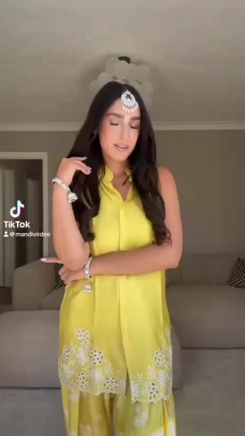 #womenofinching @mandivirdee in Ziya yellow Cutwork farshi💛