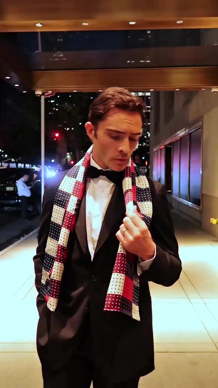Some things only get better with time. @edwestwick with Génifique Ultimate…