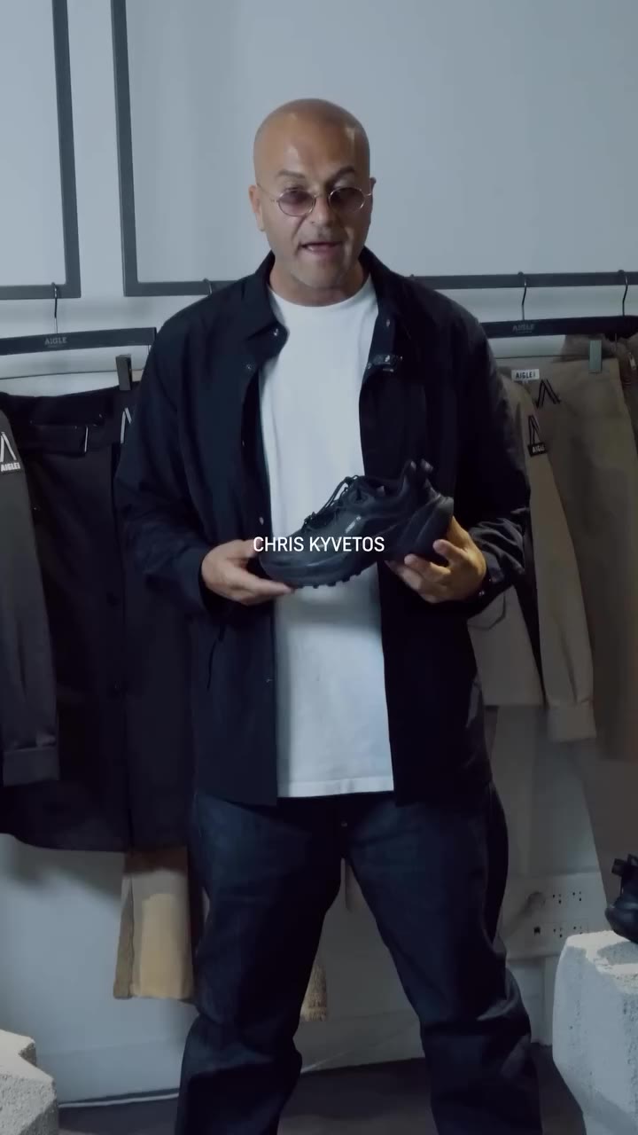Made for the everyday move. @chriskyvetos introduces Flowlite, the Lifeproof…