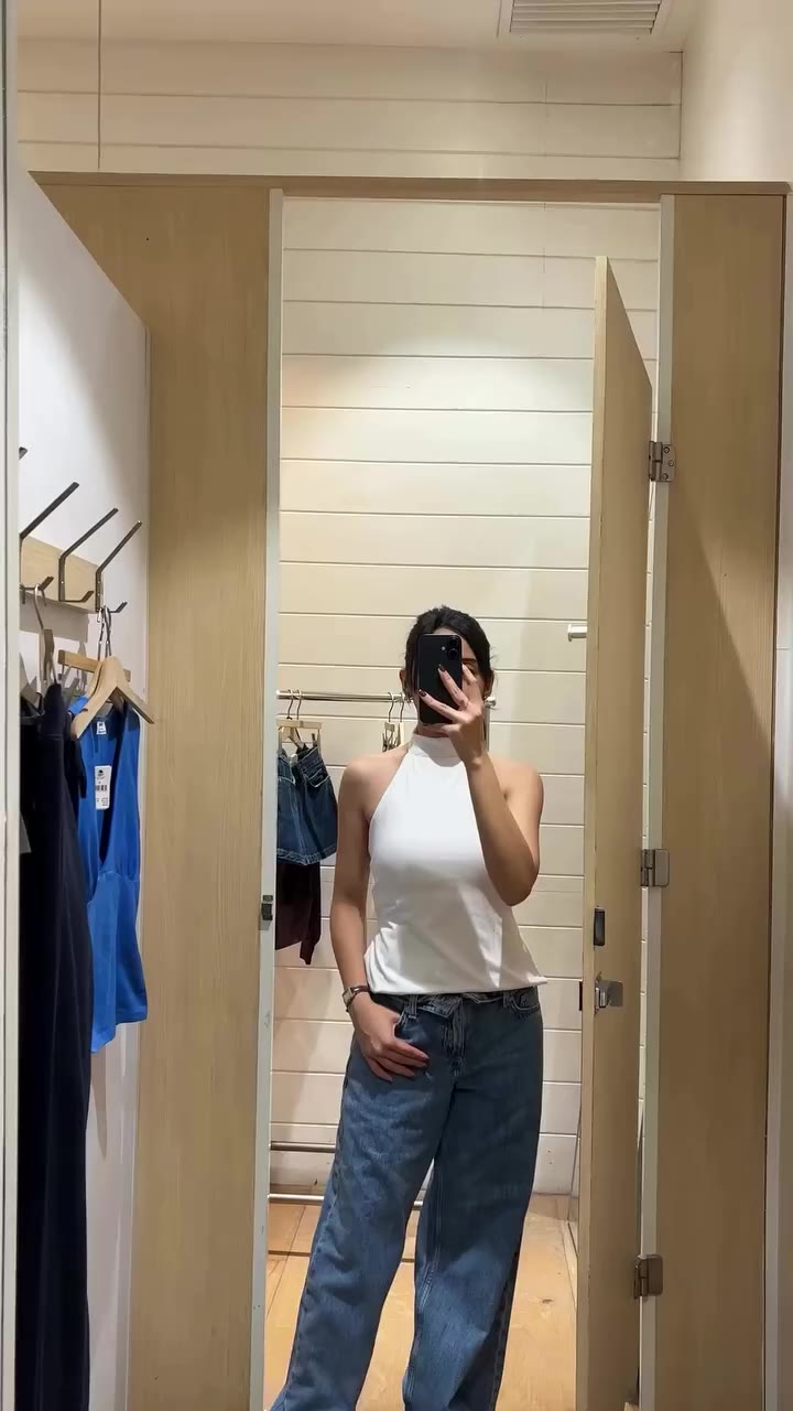 Outfit formula: Backless halter + baggy jeans = 10/10 #CottonOn #CottonOnPH