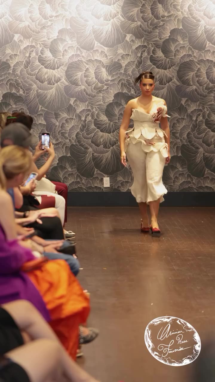 Light. Movement. Silhouette. @oliviafournier54 takes over the runway…