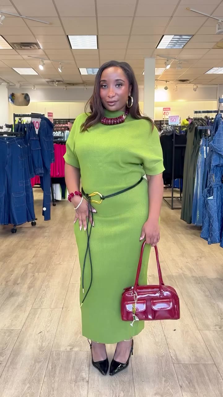 Consider this your sign to go dress shopping this weekend. 👗🛍️ The newest…
