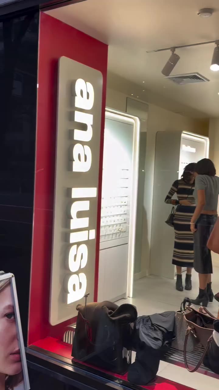 Brand new opening in the UES for all the girls who love jewelry @analuisany 💎…