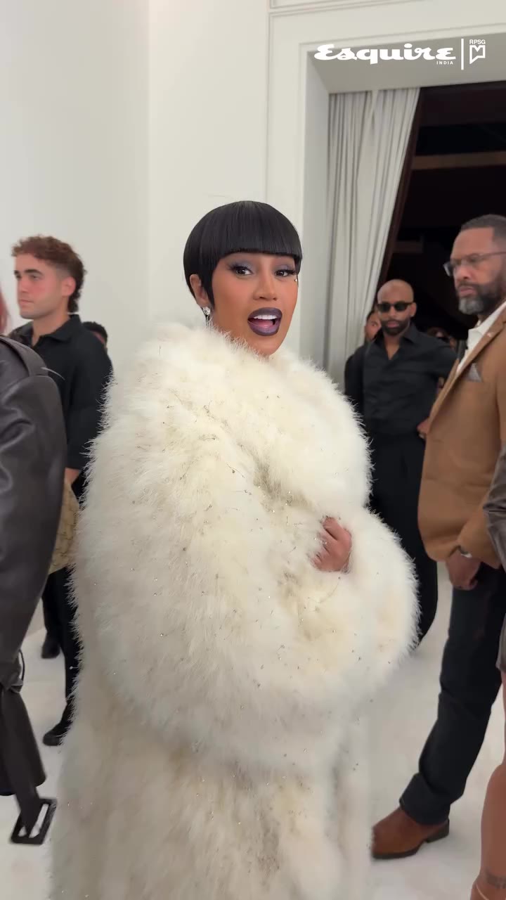 Cardi B pulled up to Gucci SS27 in a look that made the front row worth…