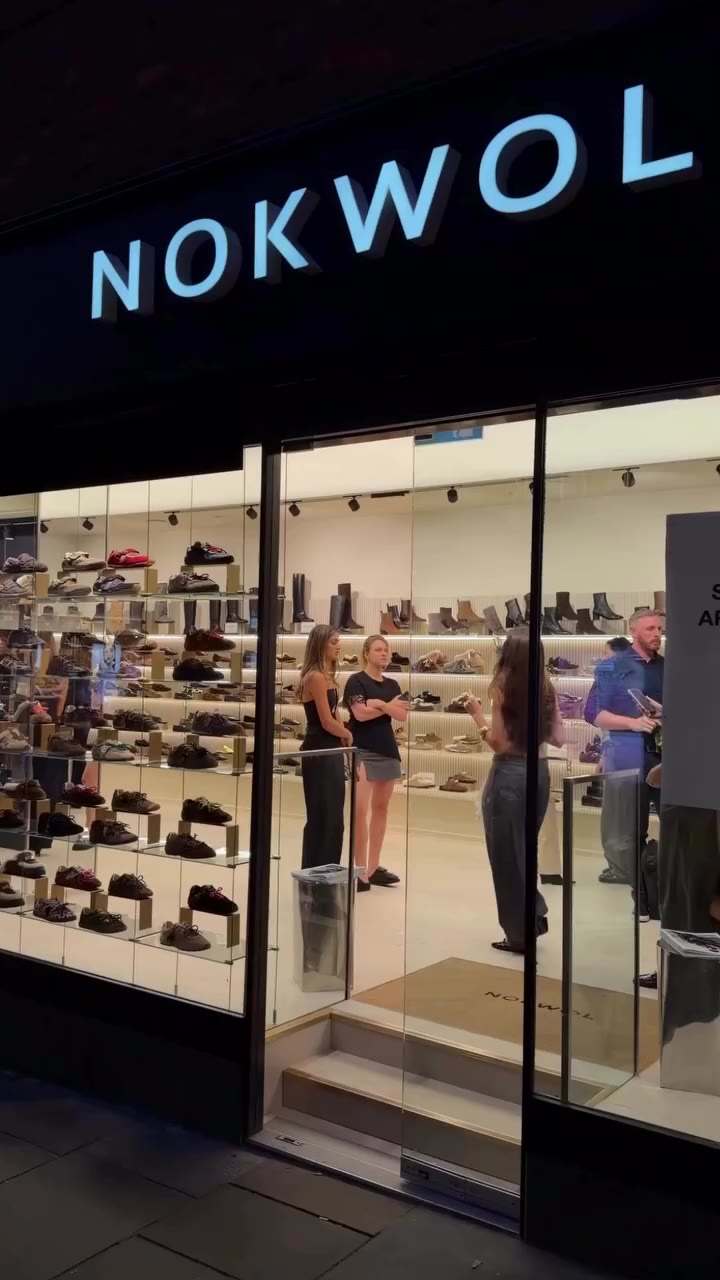 A look at last nights private store launch. Celebrating the new space with…