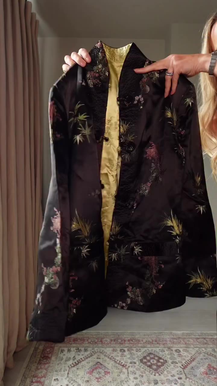 So many beautiful oriental jackets around this season, so I took to Vinted to…
