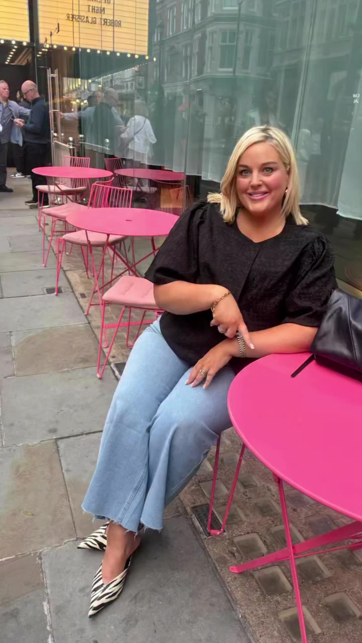 Look by @curvygirlliz