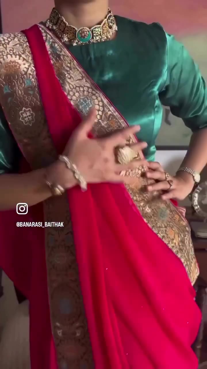 Petiller Visit banarasibaithak.com to view our chiffon collection. Link in…