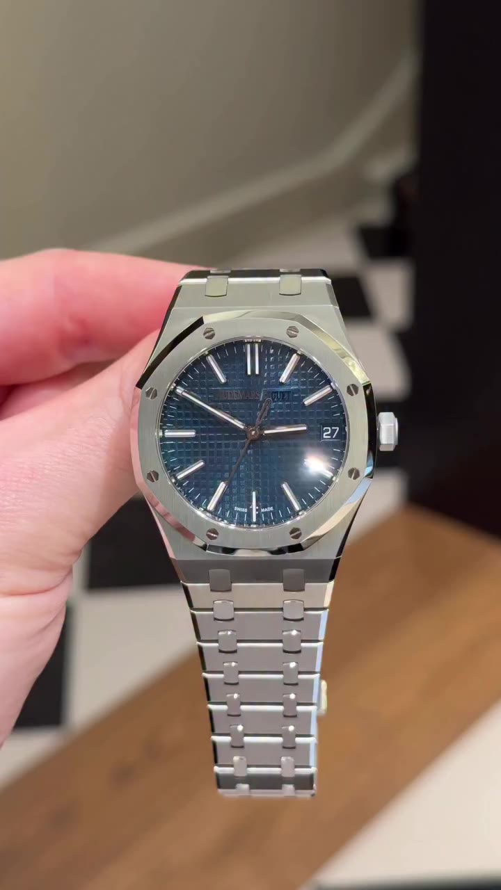 “Blue” dial 🤌🏼 Audemars Piguet Royal Oak 15510ST Stainless Steel 41mm…