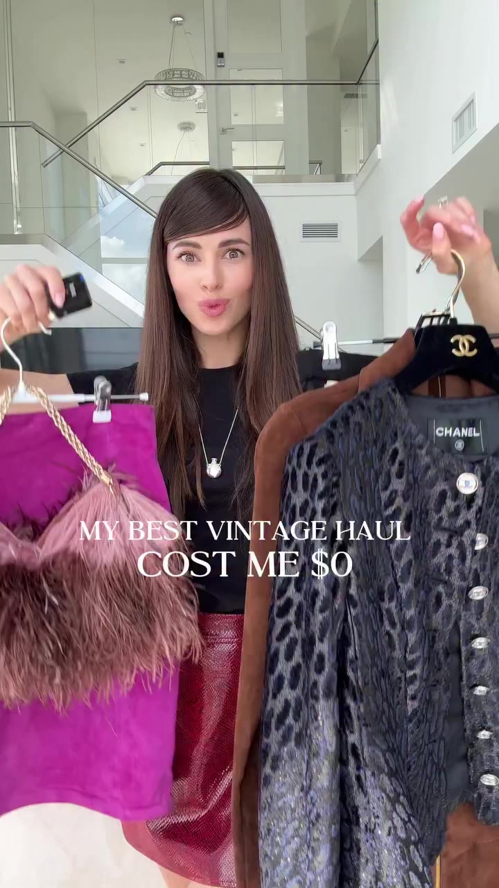I said I hate vintage markets. I never said I’d say no to vintage Chanel. 😂…