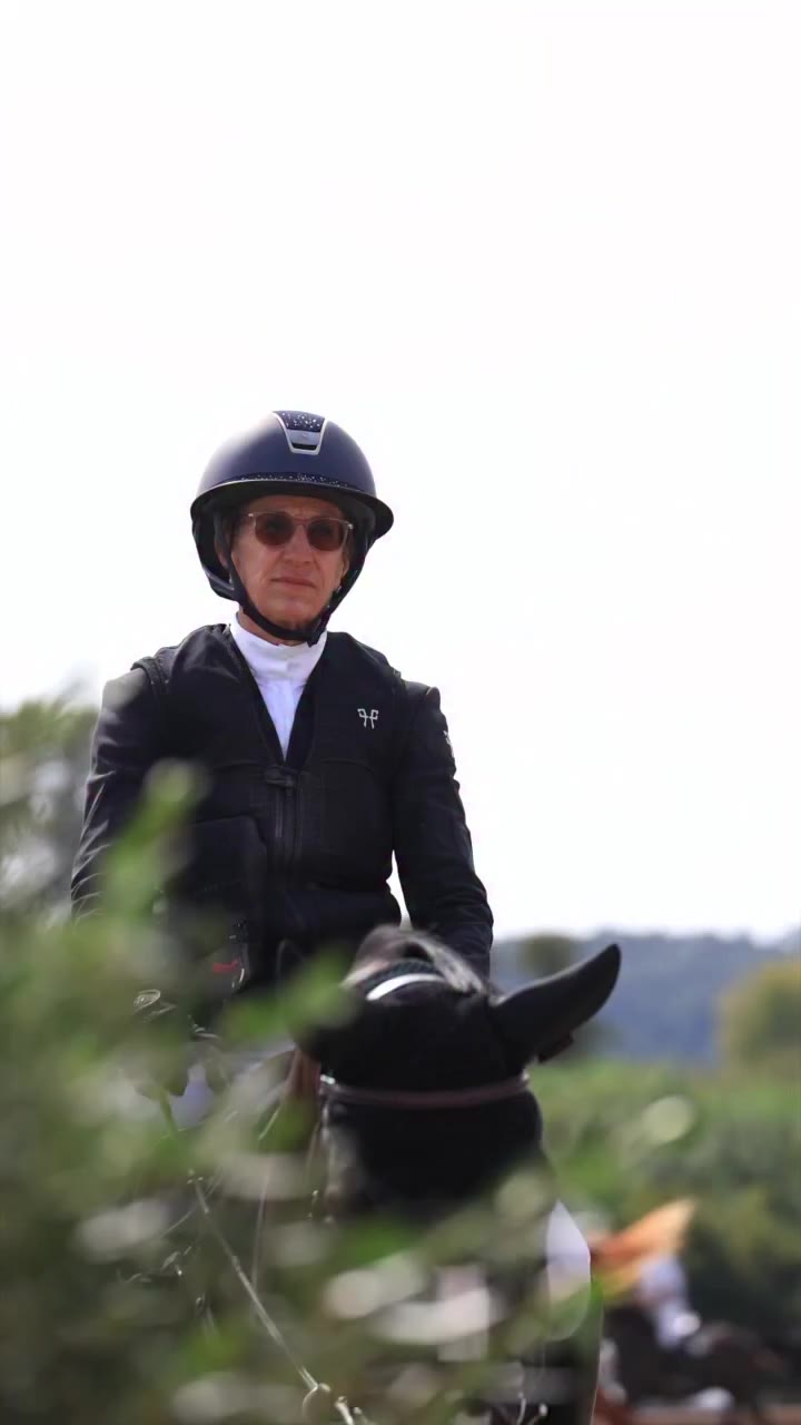 NEW OPTION FOR 2.0 HELMET – Crystal Rain Where rain becomes jewellery…