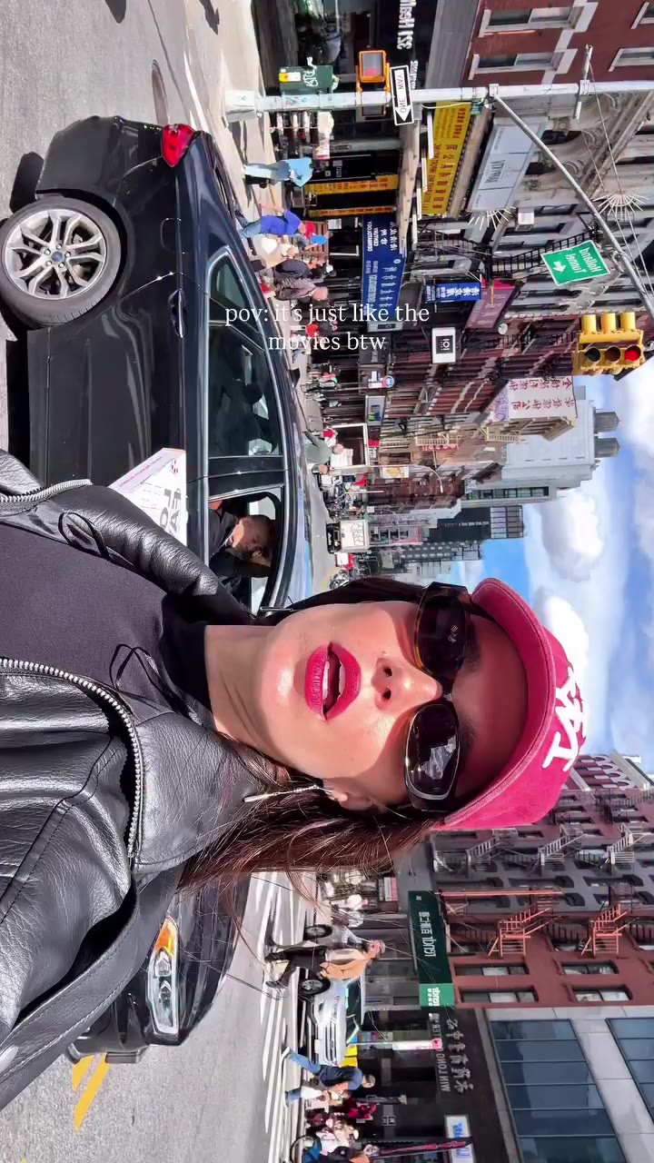First time in in NYC and little Viola is living her dream rn 🇺🇸🍎🗽✈️🥹