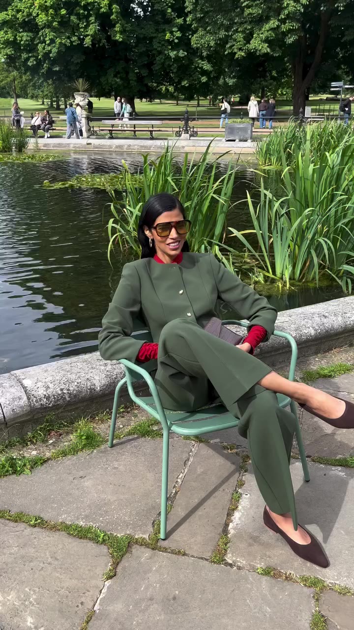 Sitting patiently for autumn weather to get the memo.