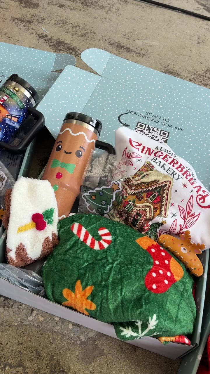 Christmas Boxes just launched & they're already selling out so fast🎁…