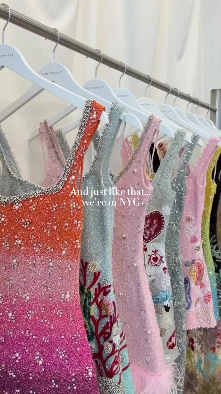 From an empty space to building the world of Clio ♡ A look behind the scenes…