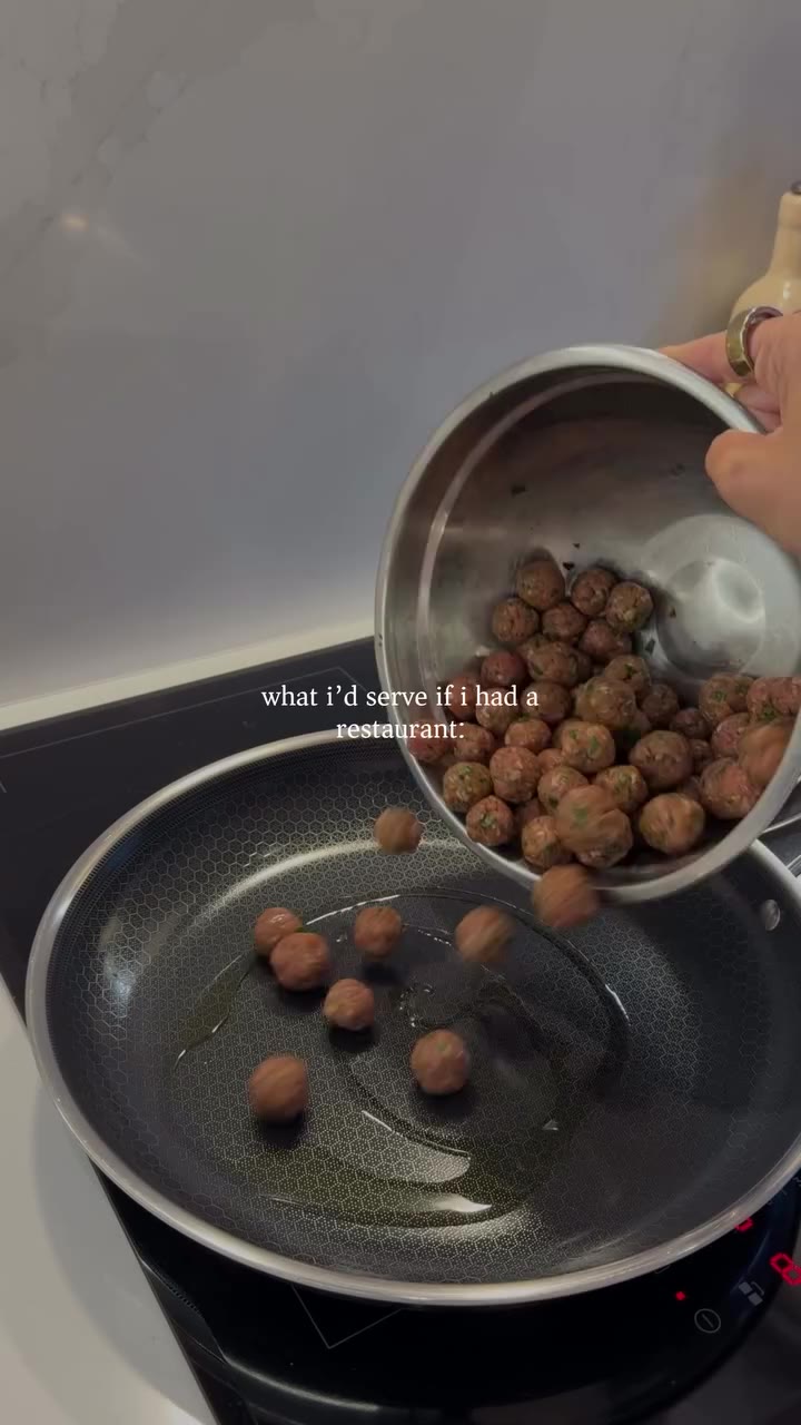would you come to my restaurant?🍝👩🏻‍🍳 Mini meatball pasta recipe…