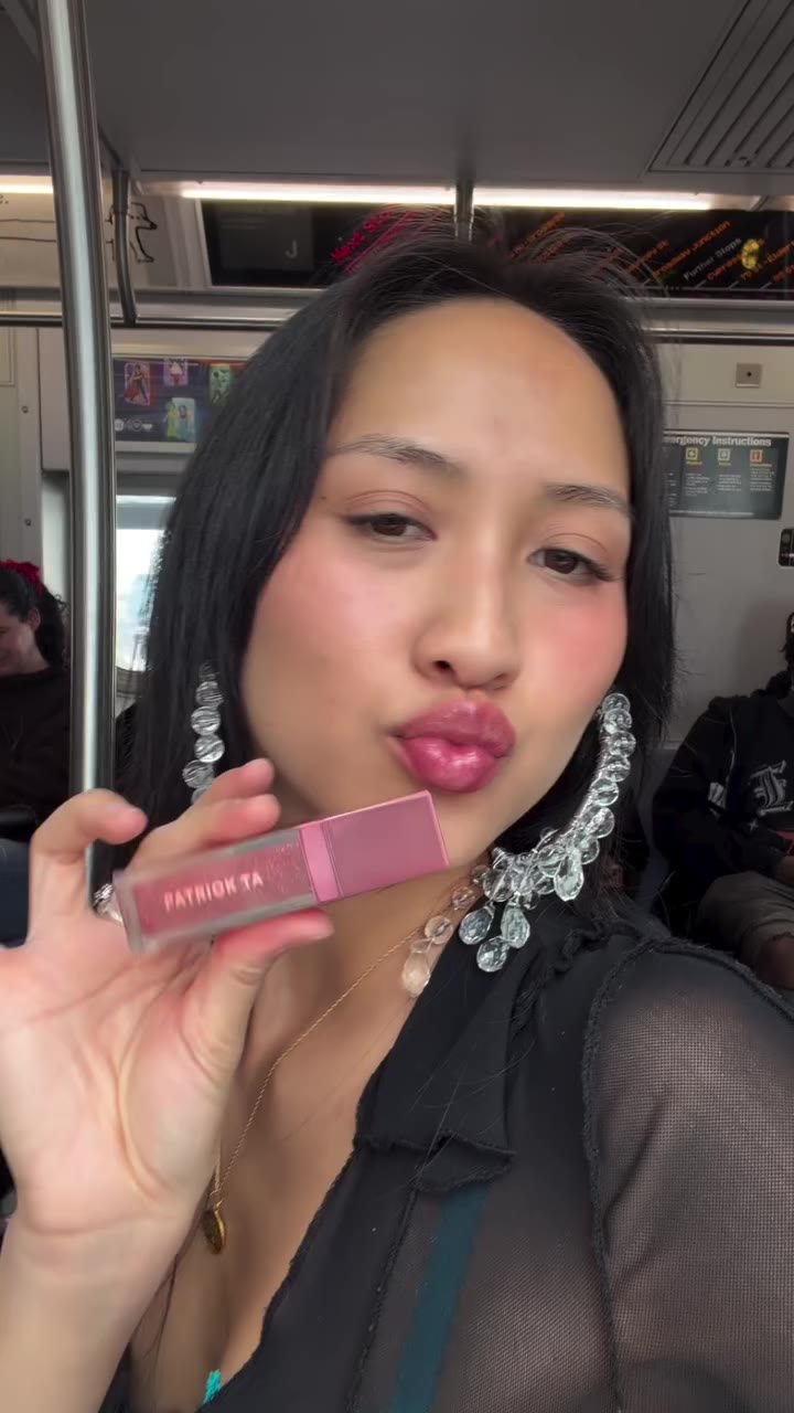 En route the NYC way🗽 @patricktabeauty #makeup #beauty #lipgloss