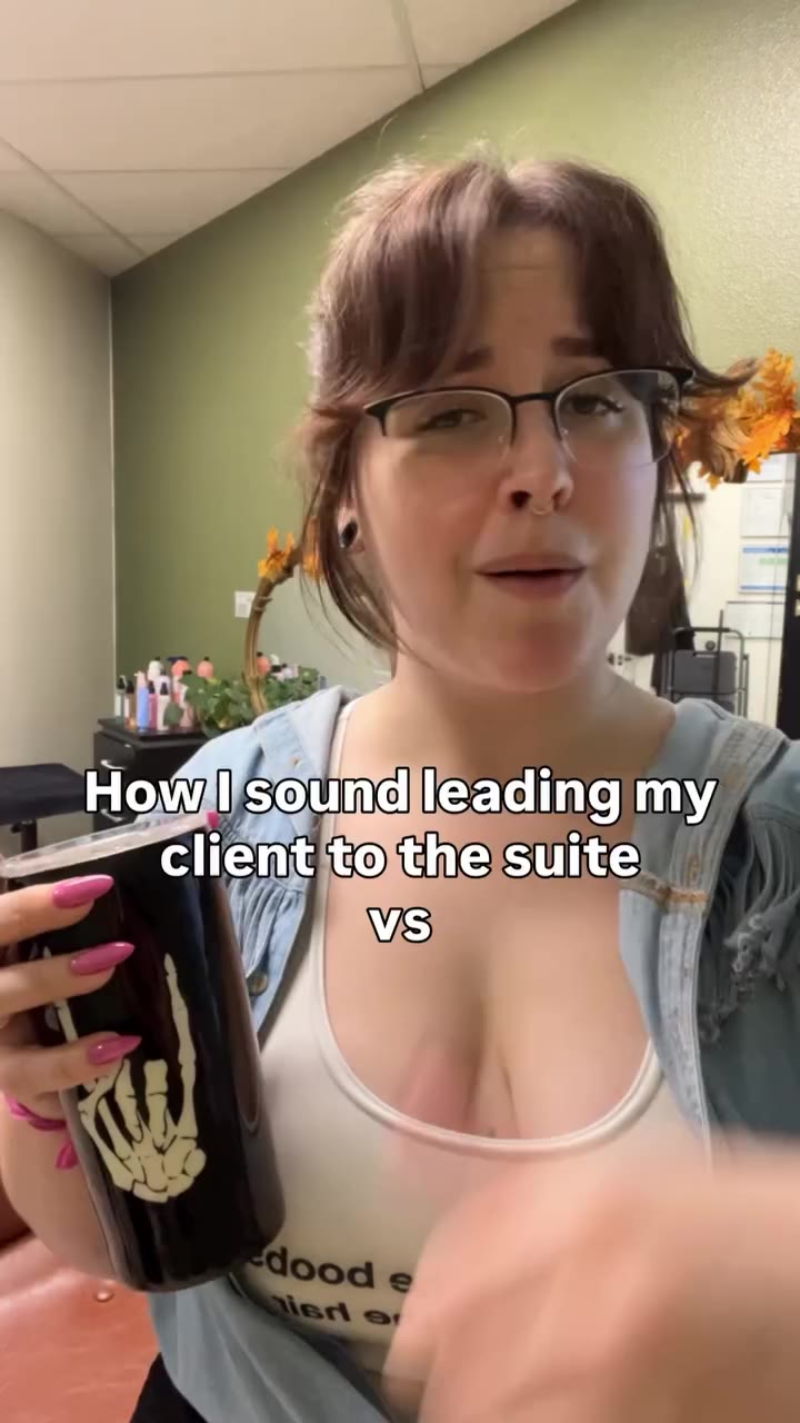 Two completely different people 💀 #hairstylistmeme #hairstylisthumor #hairhumor