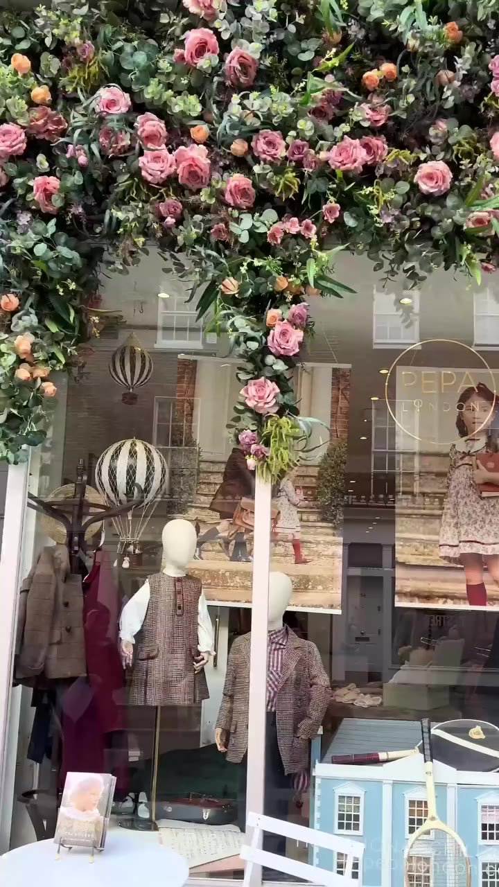 A little autumnal flourish at our London flagship, inspired by the beauty of…