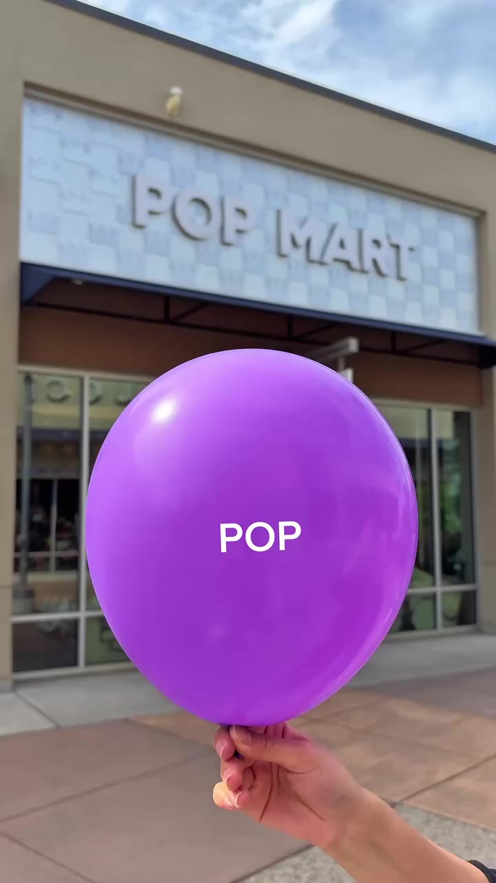Pop into Pop Mart and let the fun begin! 🎈✨ #torontopo #simonpremiumoutlets