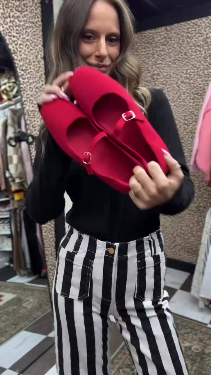 Ascenelle entered its red era. Get 15% off your picks for fall with code…
