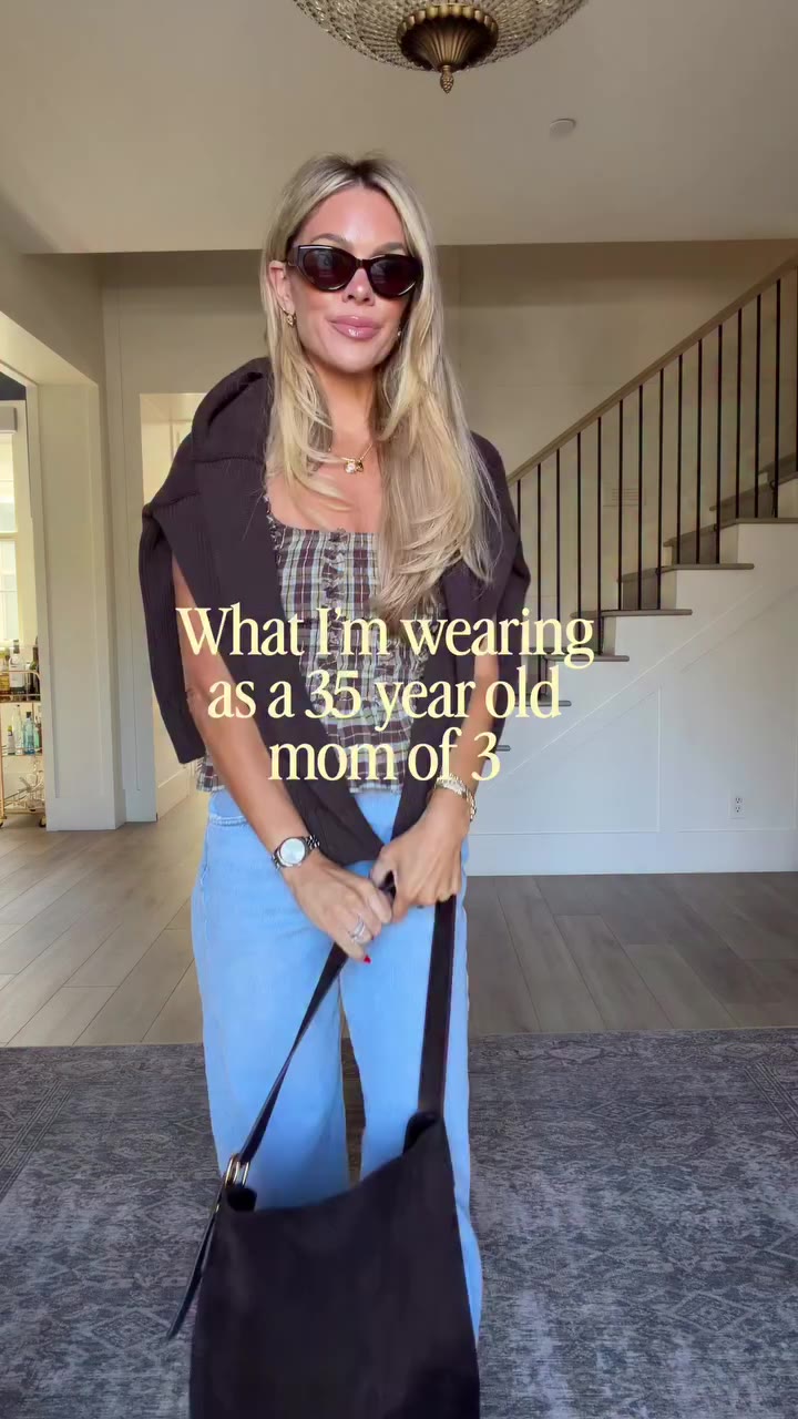 When it’s fall but the weather still screams summer Comment ‘shop’ for links 🤎