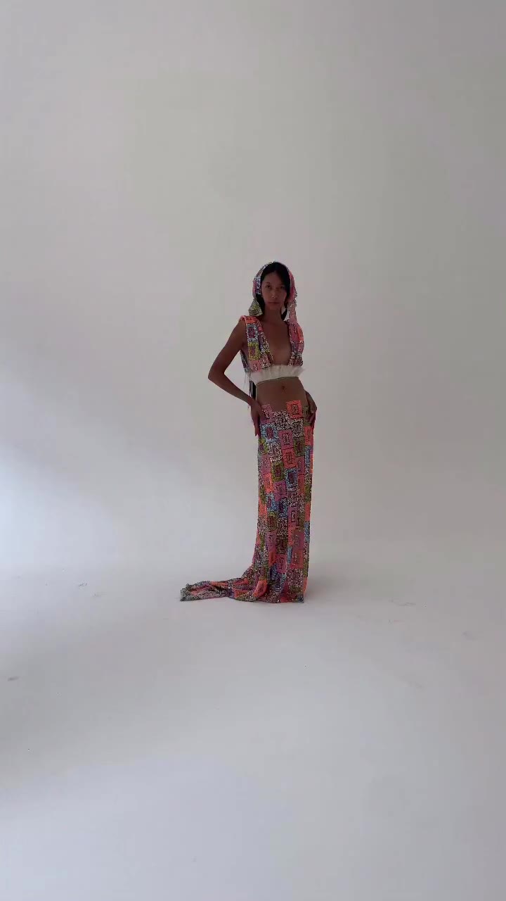 Behind the look, behind the vision. ✨ We sat down with the incredible models…