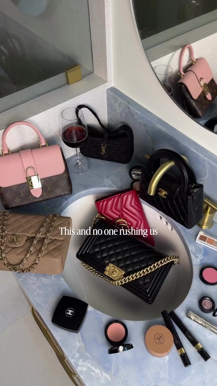And that’s on GNO 👯‍♀️👜🍷 cheers to the weekend. h e r a u t h e n t i c . c…