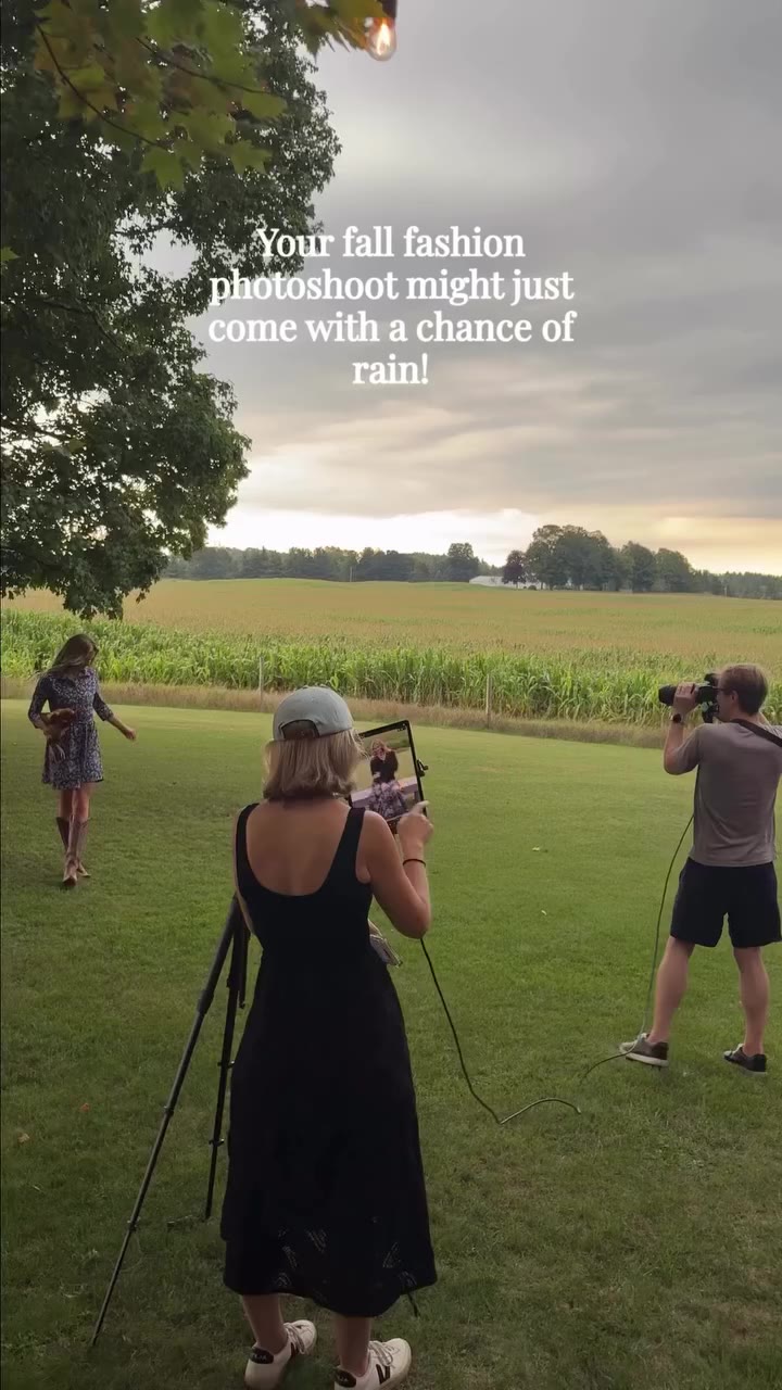 We had so much fun shooting at @missmaggiejo ’s farm, even when the rain sent…